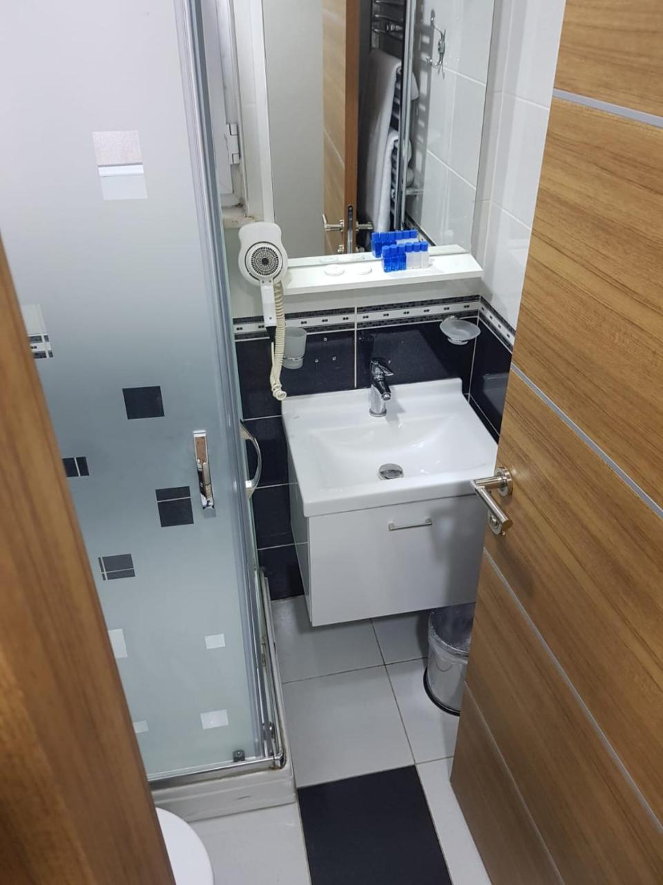 Eyfel Hotel اسطنبول المظهر الخارجي الصورة