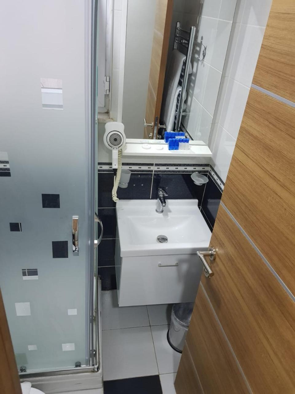 Eyfel Hotel اسطنبول المظهر الخارجي الصورة